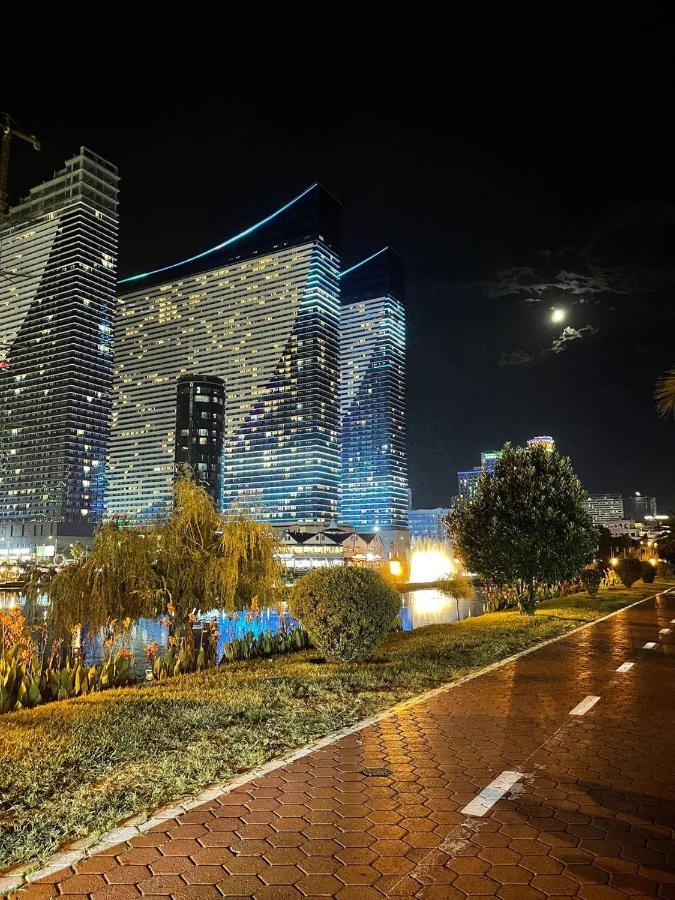 Orbi City Tower バトゥーミ エクステリア 写真